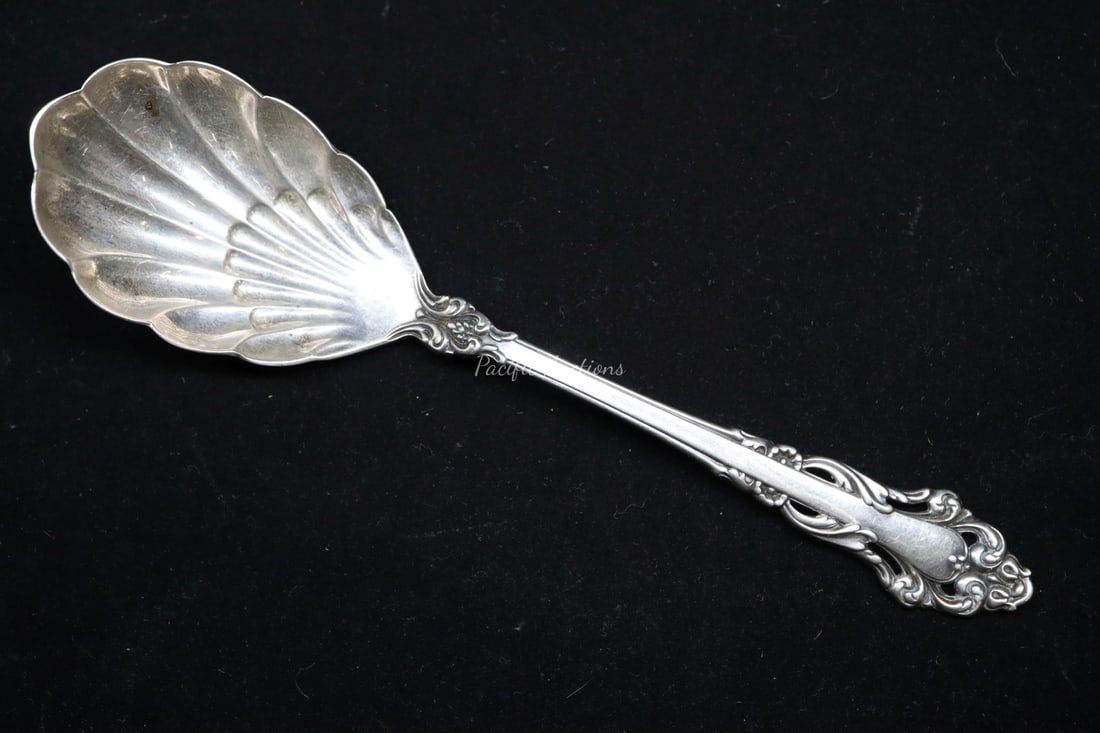 REED & BARTON GRANDE RENAISSANCE STERLING SILVER BERRY SPOON, 6.25" 40 GRAMS: DESCRIPTION: REED & BARTON GRANDE RENAISSANCE STERLING SILVER BERRY SPOON, 6.25" 40 GRAMS WEIGHT: 40 GRAMS CONDITION: Please see photos for condition. Condition is commensurate with age and use. We ai