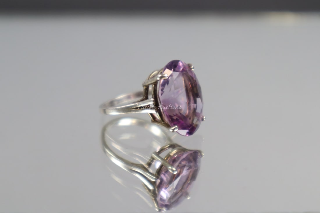 AMETHYST STERLING SILVER RING, OVAL AMETHYST 18mm x 13mm x 9.25mm, 4 GRAMS, 925, SIZE 6: DESCRIPTION: AMETHYST STERLING SILVER RING, OVAL AMETHYST 18mm x 13mm x 9.25mm, 4 GRAMS, 925, SIZE 6 WEIGHT: 4 GRAMS CONDITION: Please see photos for condition. Condition is commensurate with age and 