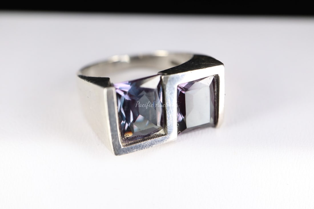 STERLING SILVER PURPLE SAPPHIRE S RING, TAXCO, SIZE 9: DESCRIPTION: STERLING SILVER PURPLE SAPPHIRE S RING, TAXCO, SIZE 9 WEIGHT: CONDITION: Please see photos for condition. Condition is commensurate with age and use. We aim to take additional photos of a