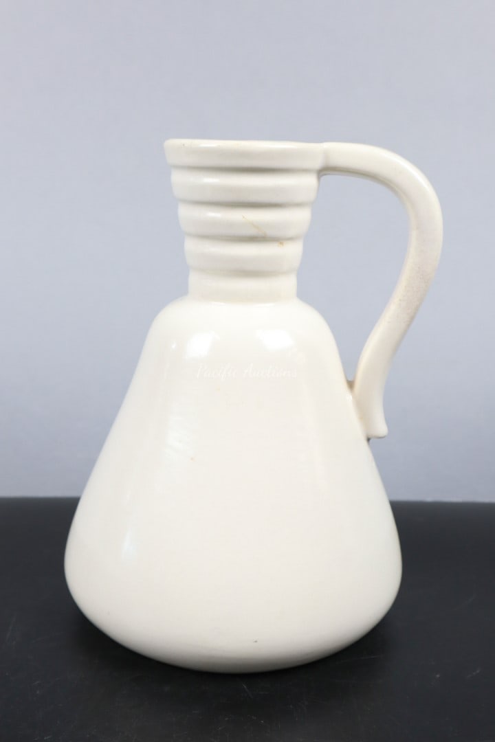 VINTAGE RED WING POTTERY PITCHER 770, BELLE KOGAN c.1938, WHITE GLAZE OUTSIDE WITH TURQUOISE INSIDE, (1 of 5)