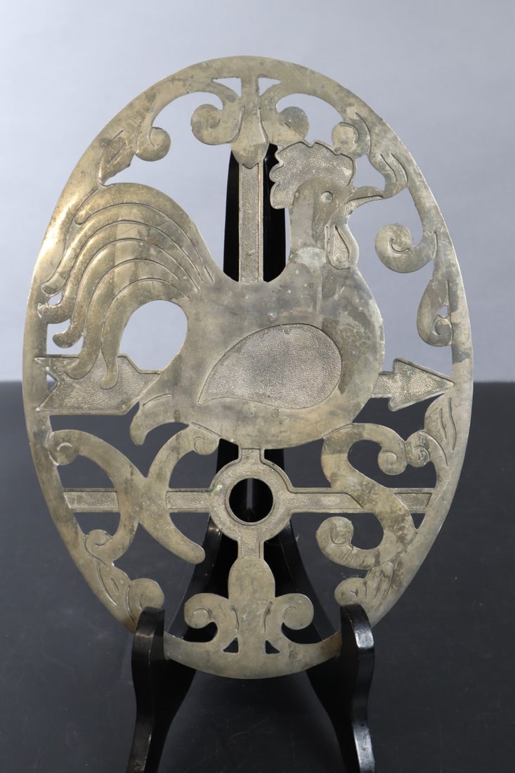 ROOSTER WEATHERVANE TRIVET MADE IN ITALY 7-5/8 X 10-1/2": DESCRIPTION: ROOSTER WEATHERVANE TRIVET MADE IN ITALY 7-5/8 X 10-1/2" CONDITION: Please see photos for condition. Condition is commensurate with age and use. We aim to take additional photos of any no