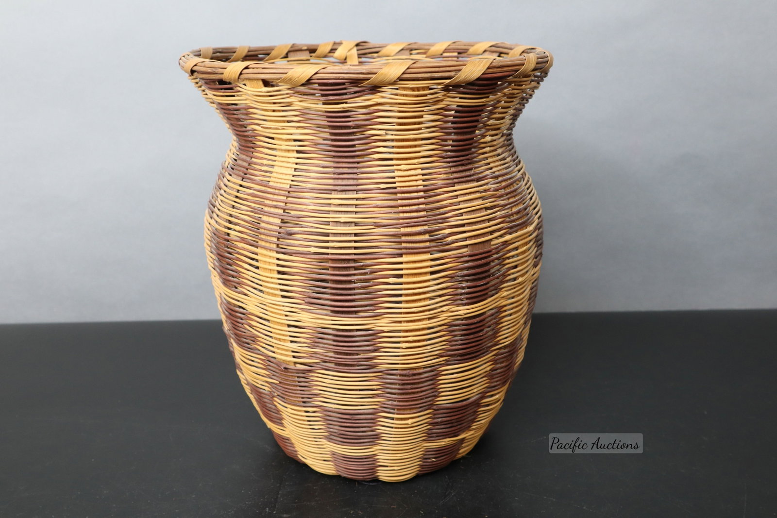 CHEROKEE TRIBE NATIVE AMERICAN BASKET WITH HONEYSUCKLE IN CHECKER WEAVE BY LUCIN50DA REID, 9X11",: DESCRIPTION: CHEROKEE TRIBE NATIVE AMERICAN BASKET WITH HONEYSUCKLE IN CHECKER WEAVE BY LUCIN50DA REID, 9X11", PURCHASED IN 1978 CONDITION: Please See Photos For Condition. Condition Is Commensurate W