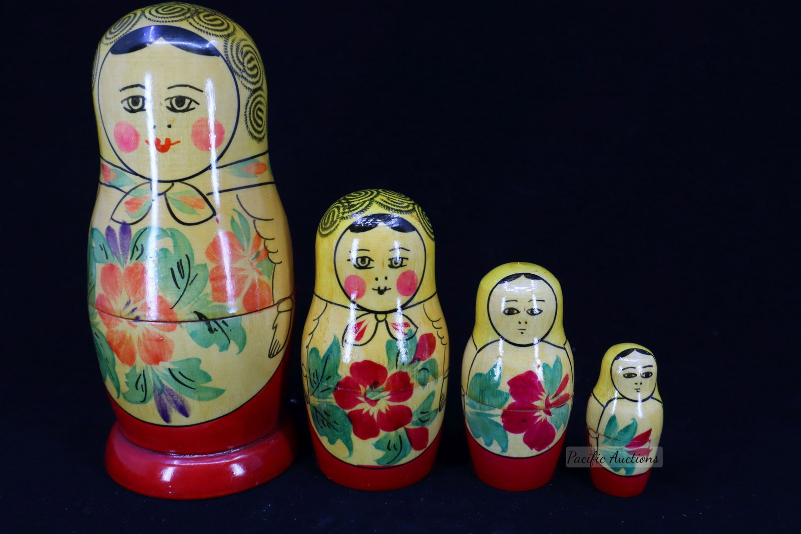 6" RUSSIAN NESTING DOLLS, 4 PIECE: DESCRIPTION: 6" RUSSIAN NESTING DOLLS, 4 PIECE CONDITION: Please See Photos For Condition. Condition Is Commensurate With Age And Use. We Aim To Take Additional Photos Of Any Noticeable Damage Or Defe
