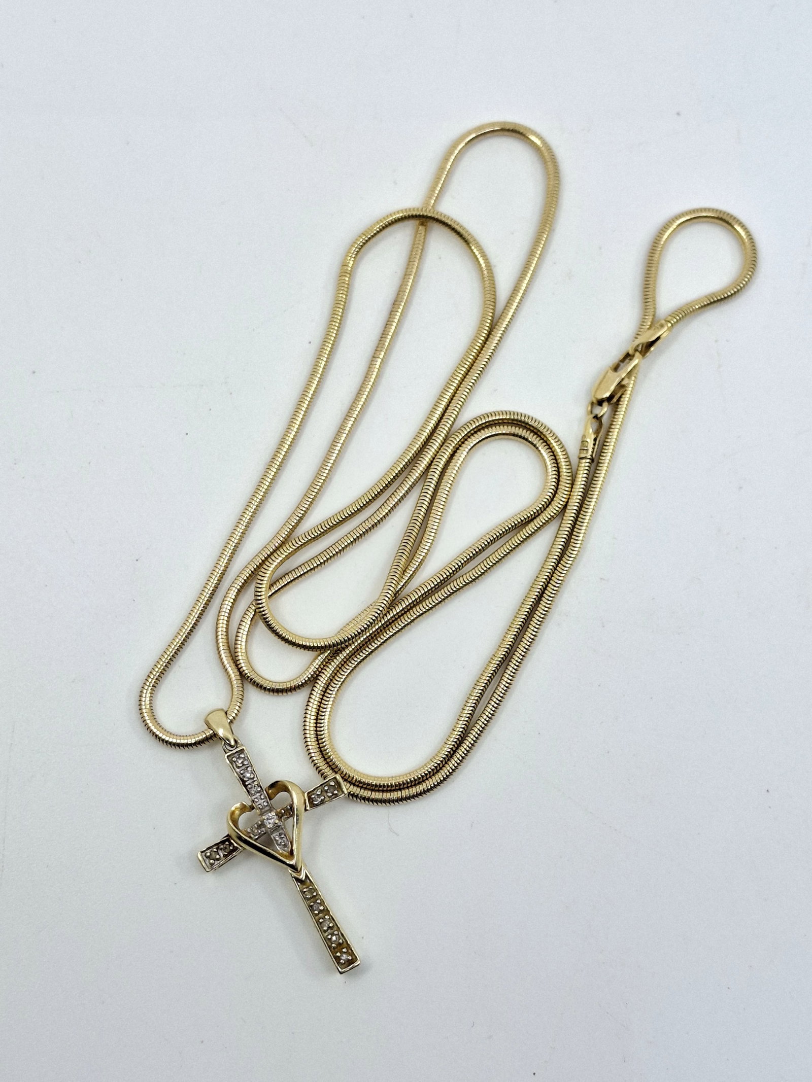 LONG GOLD SNAKE CHAIN WITH GOLD CROSS, 14K, 16.44 G, 29".: DESCRIPTION: LONG GOLD SNAKE CHAIN WITH GOLD CROSS, 14K, 16.44 G, 29". . CONDITION: Please See Photos For Condition. Condition Is Commensurate With Age And Use. We Aim To Take Additional Photos Of Any