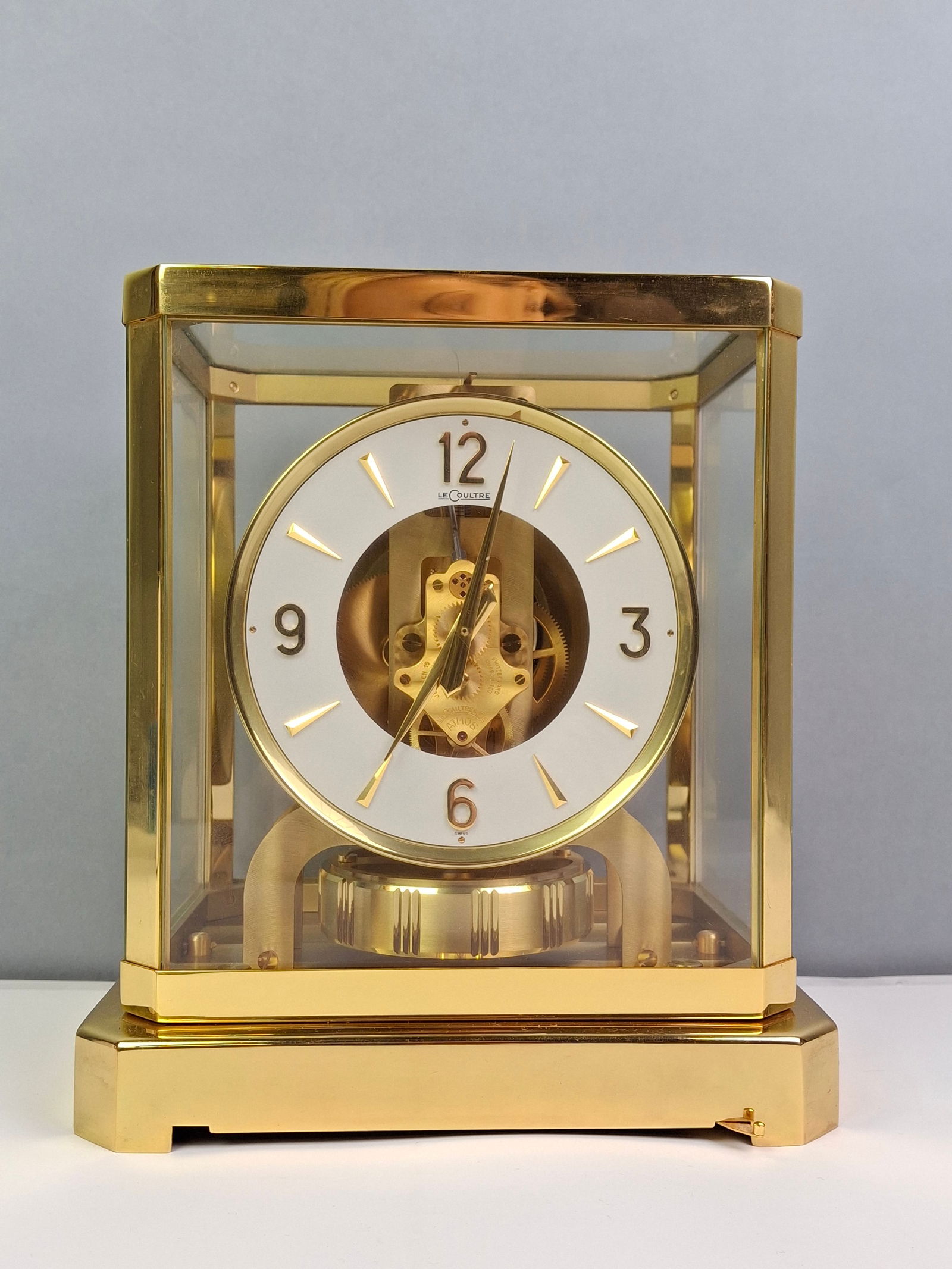 JAEGER-LECOULTRE ATMOS CLOCK, 15 JEWELS, GLASS CLOCK CASE, 9.25"H WORKING (1 of 8)