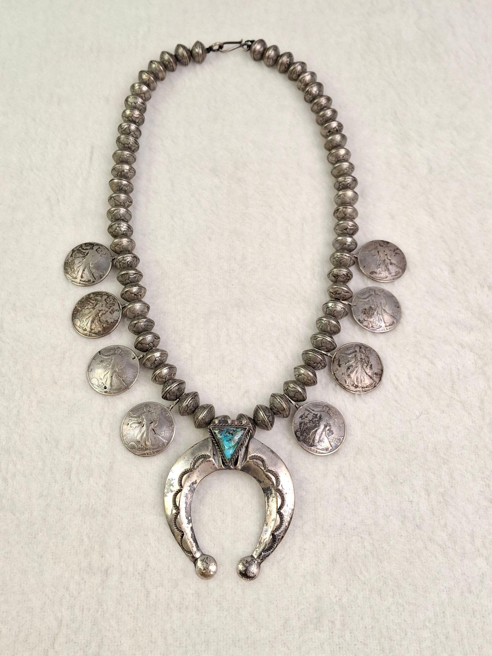 VINTAGE NATIVE AMERICAN SILVER COIN NAJA SQUASH BLOSSOM NECKLACE, 27". EIGHT (8) 1940s SILVER LIBERT (1 of 9)