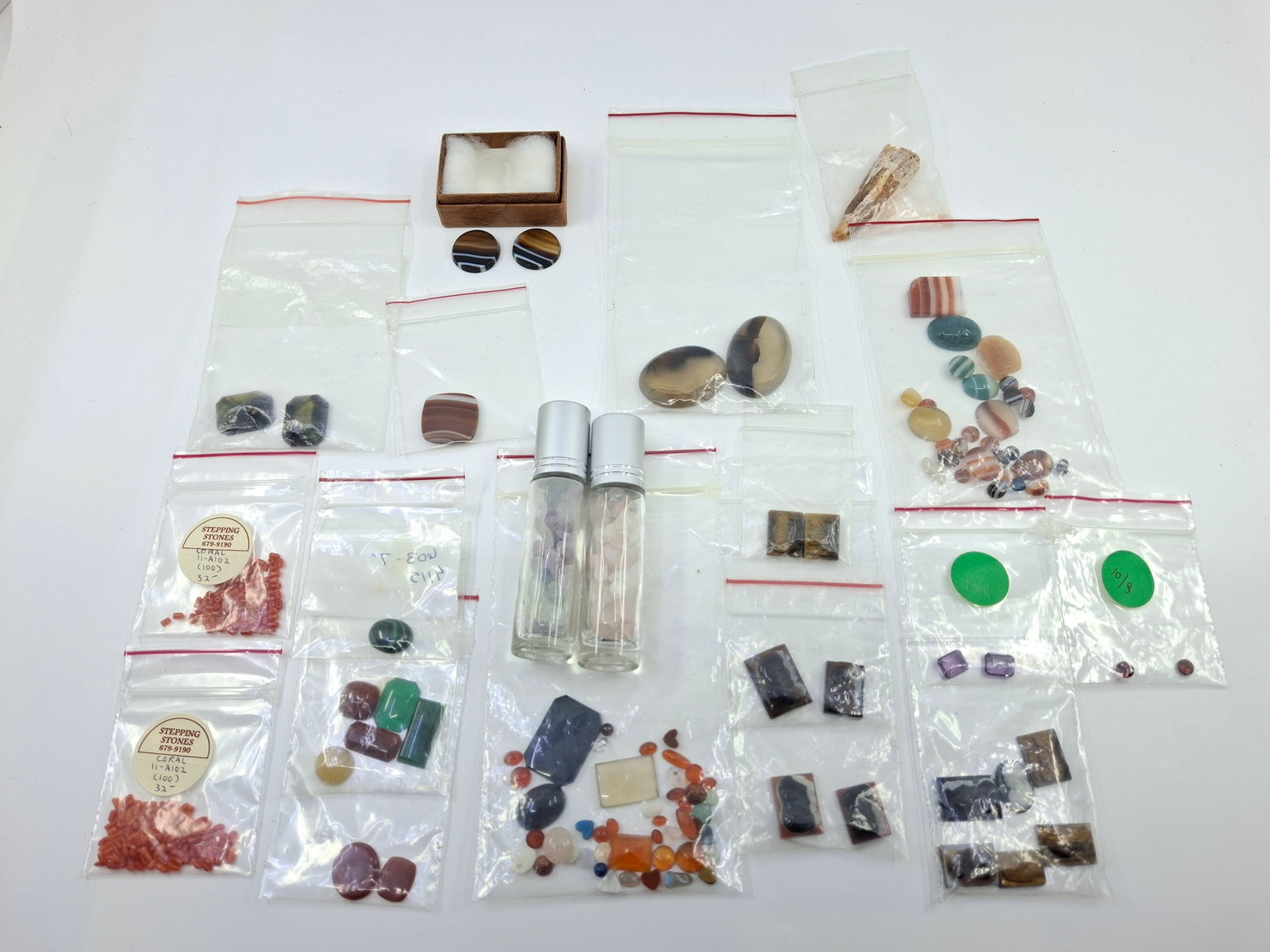 ASSORTMENT OF BEADS AND NATURAL STONES FOR JEWELRY-MAKING: DESCRIPTION: ASSORTMENT OF BEADS AND NATURAL STONES FOR JEWELRY-MAKING. CONDITION: Please See Photos For Condition. Condition Is Commensurate With Age And Use. We Aim To Take Additional Photos Of Any 