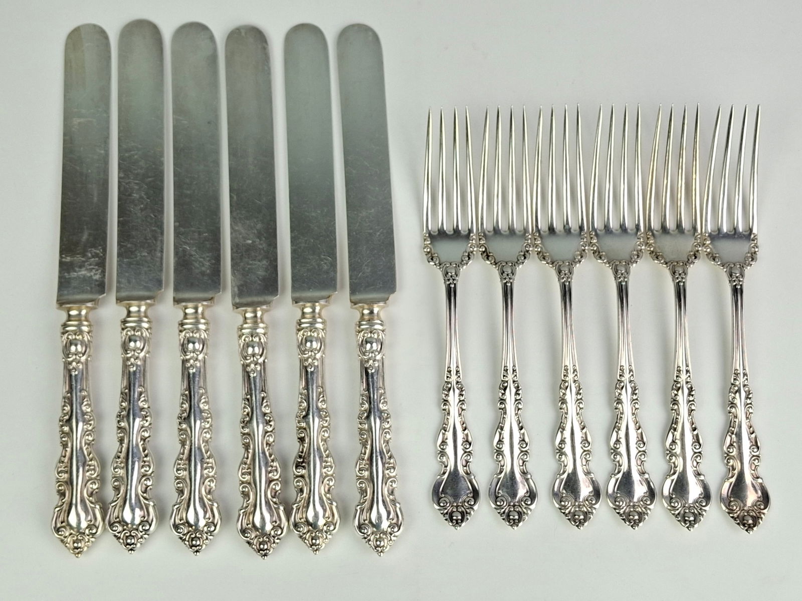 1898 INTERNATIONAL STERLING SILVER "WARWICK" FLATWARE, 6)7-1/4" FORKS 261 G, 6)9-5/8" KNIVES 362 G. (1 of 6)