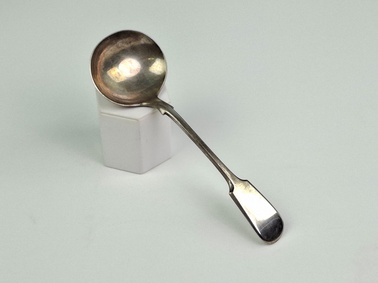 UNKNOWN MAKER D A & S A STERLING SILVER LADLE, 7-3/4" 84.14 G., TESTED AS STERLING. (1 of 5)