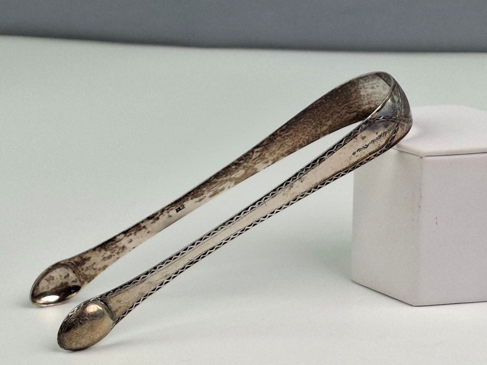 COIN SILVER SUGAR TONGS MARKED "DV", 5-3/4" 30 G. (1 of 4)