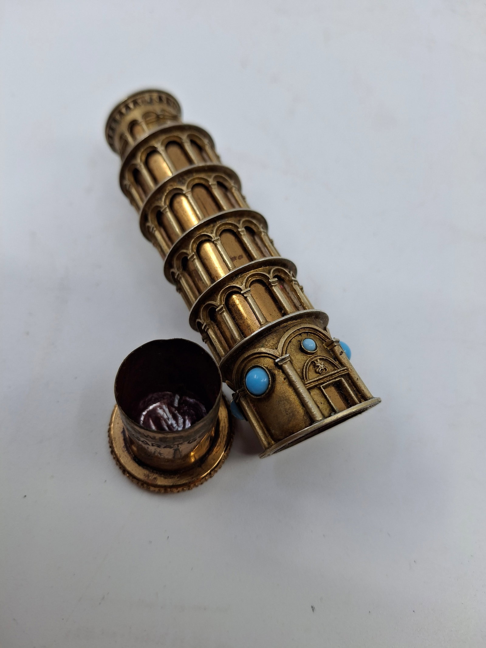 LEANING TOWER OF PISA VINTAGE LIPSTICK TUBE,: DESCRIPTION: LEANING TOWER OF PISA, EMBROIDERED LIPSTICK VINTAGE TUBE. CONDITION: Please See Photos For Condition. Condition Is Commensurate With Age And Use. We Aim To Take Additional Photos Of Any N