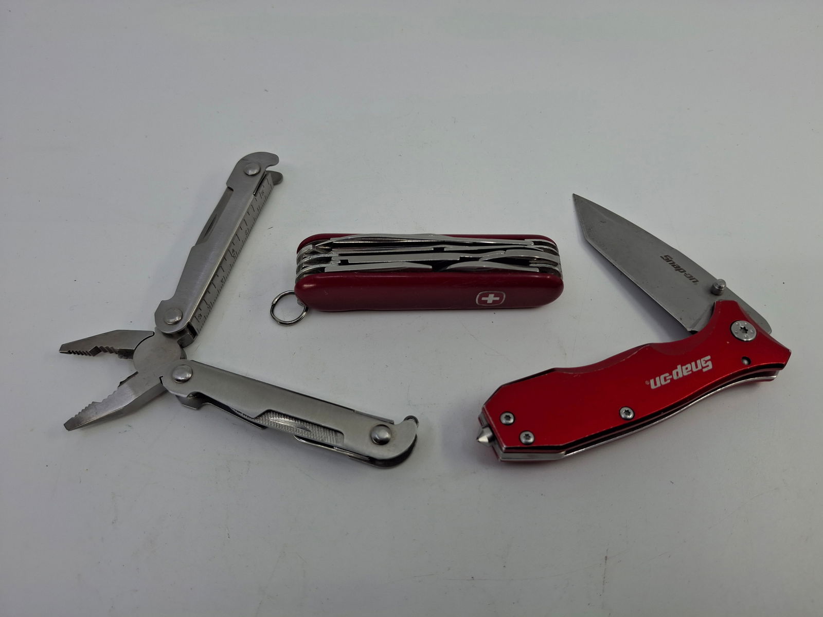 3) MULTI TOOLS; SWISS ARMY KNIFE 3-1/4", SNAP-ON TONTO POCKET KNIFE WITH GLASS BREAK, MULTI TOOL WIT (1 of 3)