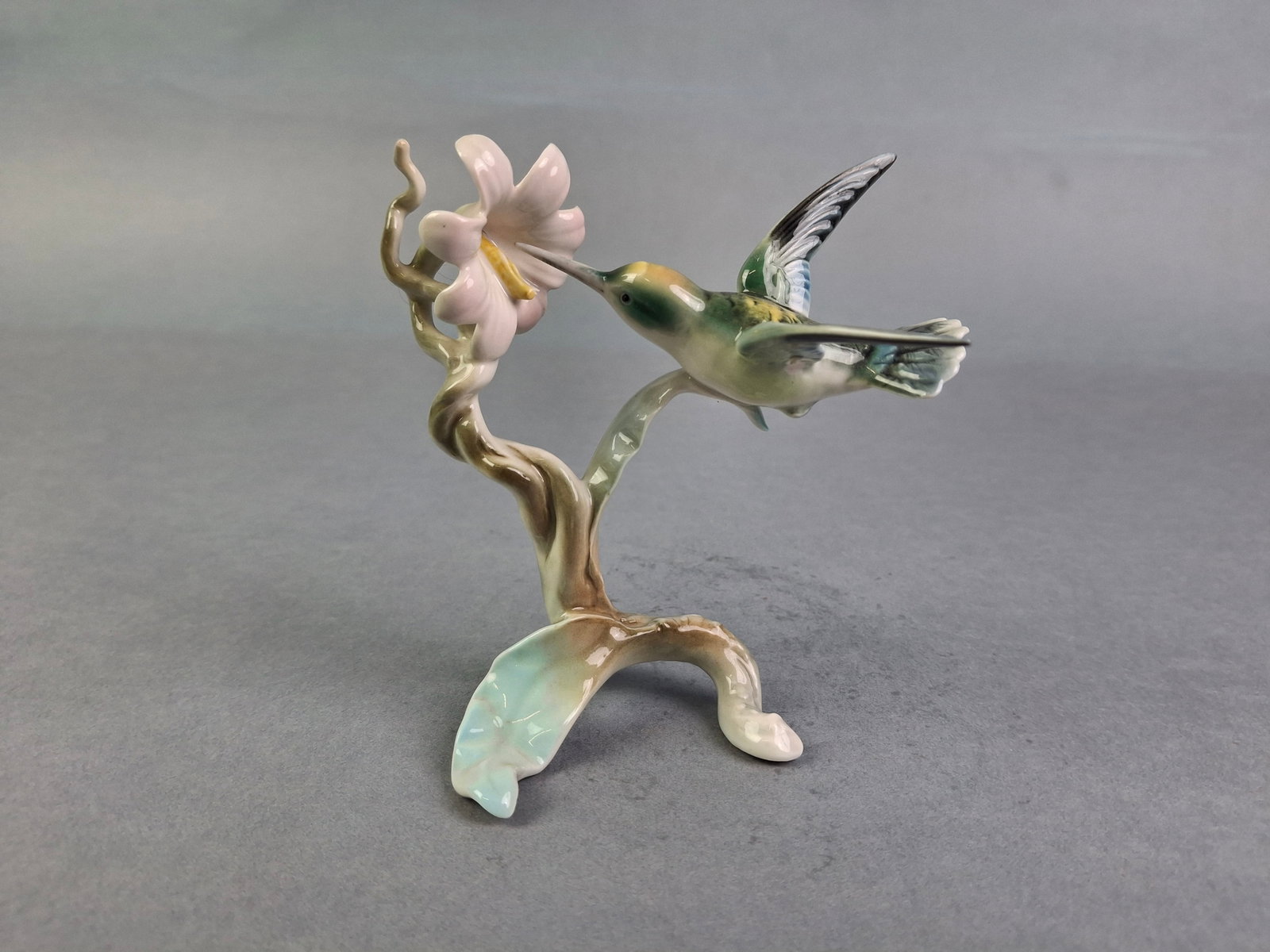 1950'S ALKA KAISER PORCELAIN FIGURINE, HUMMINGBIRD WITH FLOWER BLOSSOM, KOLIBRI, GERMANY,: 1950'S ALKA KAISER PORCELAIN FIGURINE, HUMMINGBIRD WITH FLOWER BLOSSOM, KOLIBRI, GERMANY,