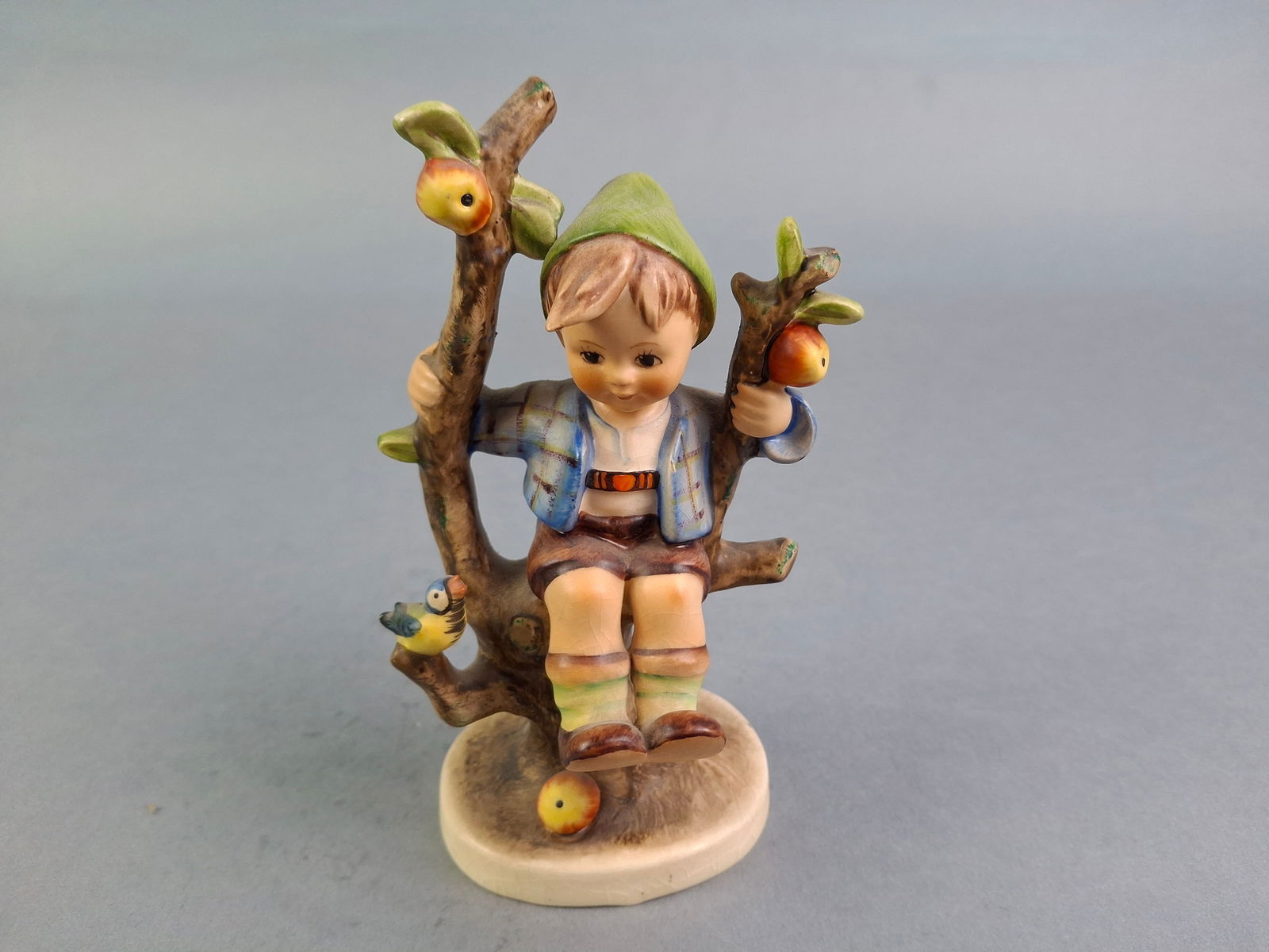 GOEBEL HUMMEL "APPLE TREE BOY", 5-1/2": GOEBEL HUMMEL "APPLE TREE BOY", 5-1/2"