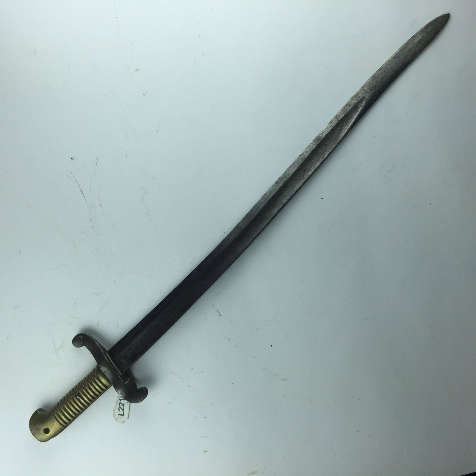 French yataghan bayonet model 1842 for Minié: French yataghan bayonet, model 1842, for Minié rifle. Numbered 371. Without scabbard._x000D_ _x000D_ Bayoneta francesa tipo yatagán modelo 1842 para fusil Minié. Numerada 371. Sin vaina