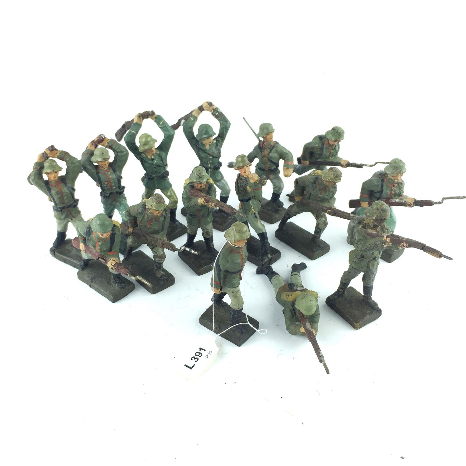 Fifteen tin toy soldiers made by Lineol. German Army (1 of 1)