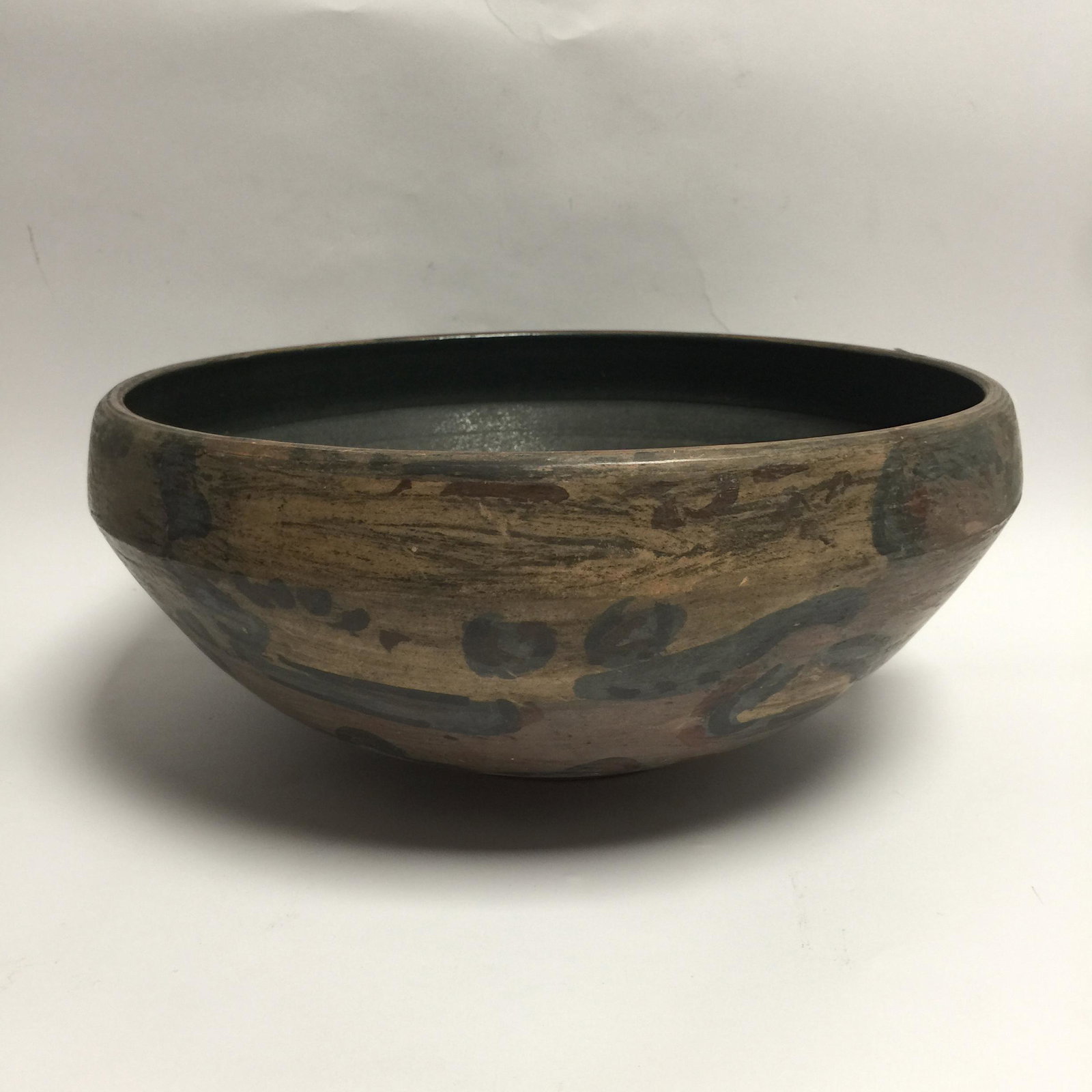 Hand painted ceramic bowl. OUNANIÁN, Ohannes (1 of 1)