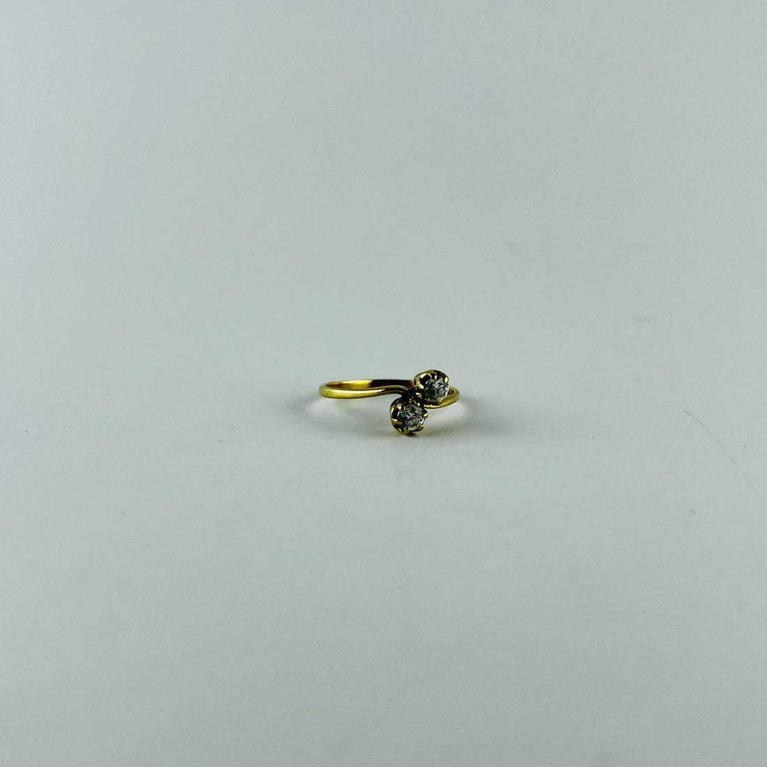 18 K gold ring with diamonds (1 of 2)