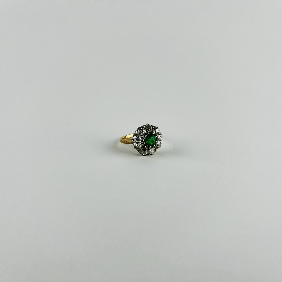 18 K gold ring, emerald and diamonds (1 of 1)