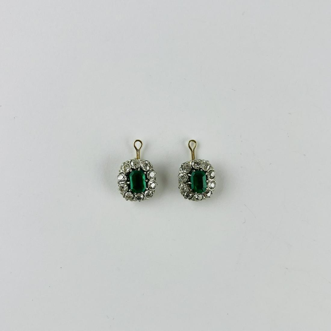 18 K gold pendants with emerald and diamonds (1 of 4)