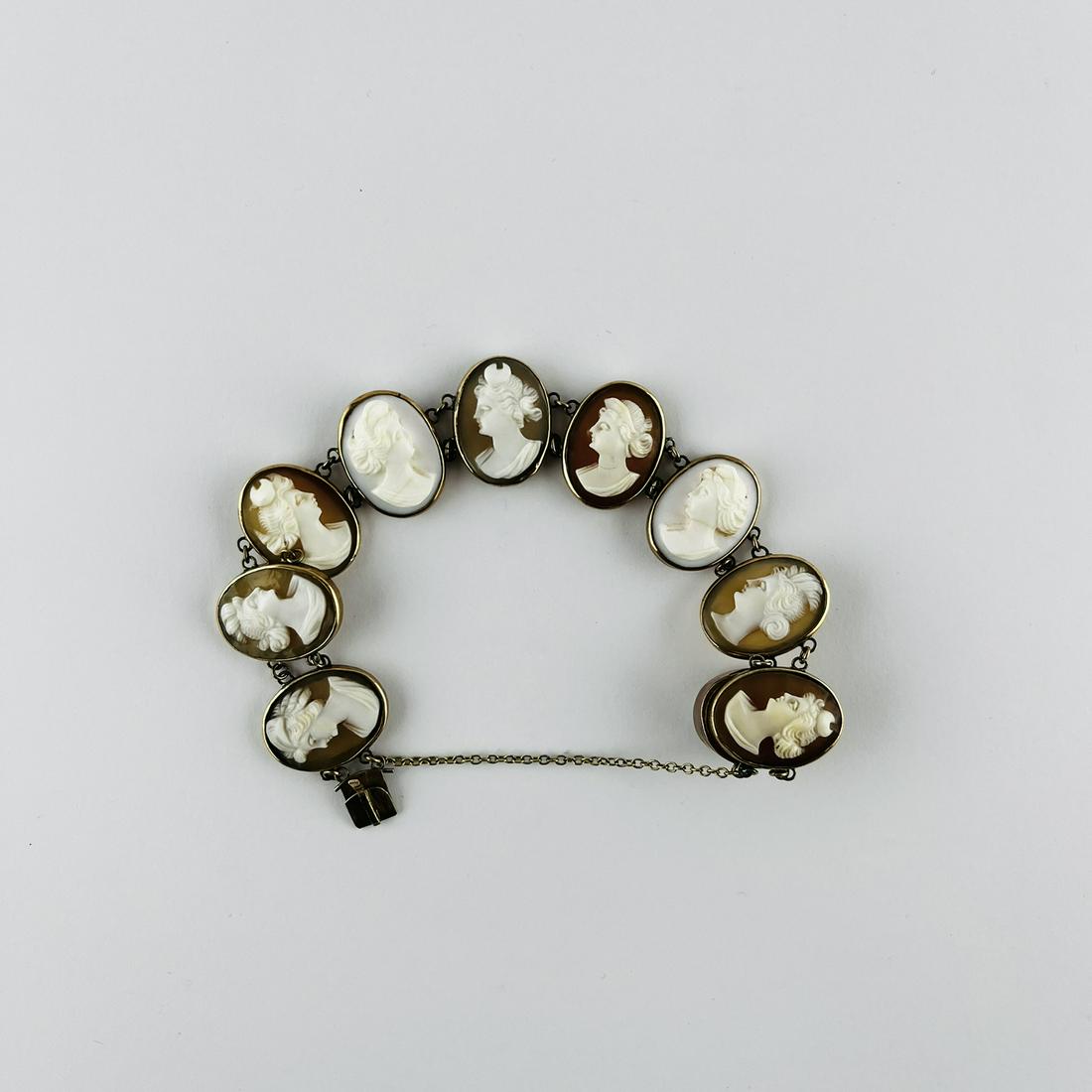 Bracelet in yellow gold (1 of 1)