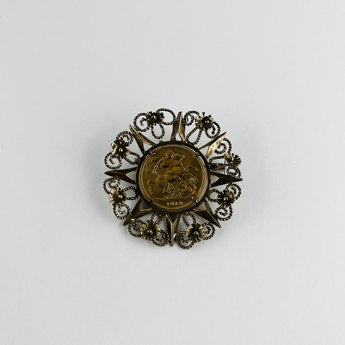 Pink gold filigree brooch (1 of 2)