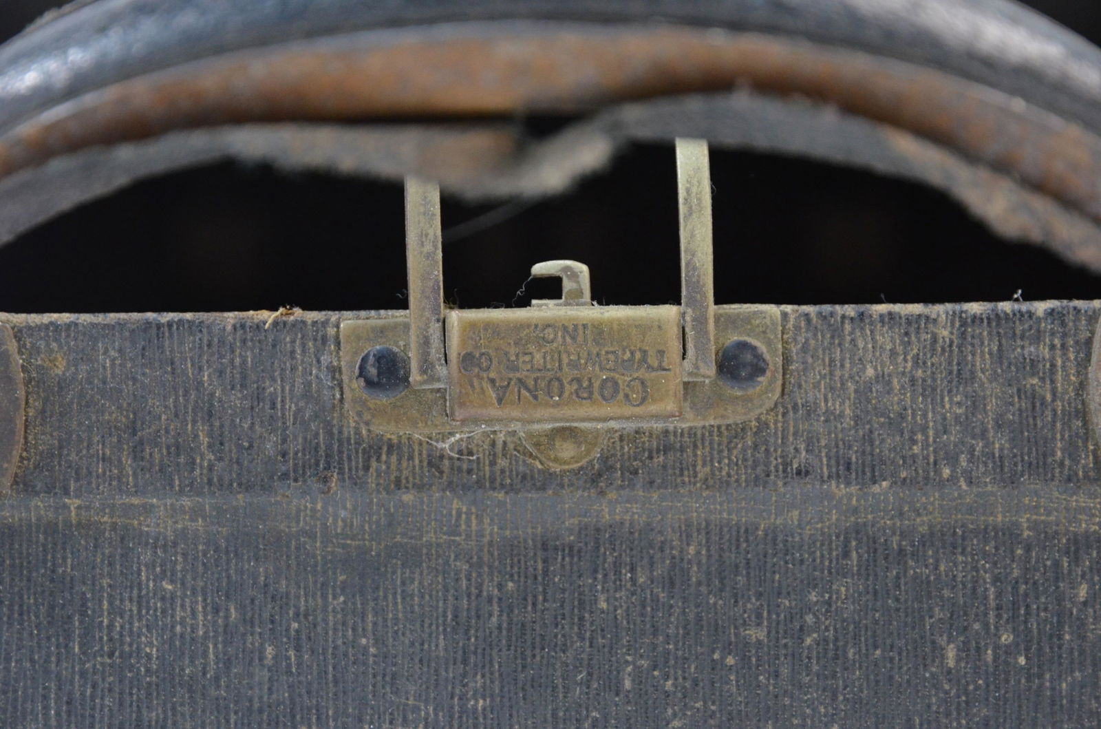 An early 20th century US Corona Typewriter Company no.: An early 20th century US Corona Typewriter Company no. 3 portable typewriter with folding carriage, 1910 patent, with carrying case