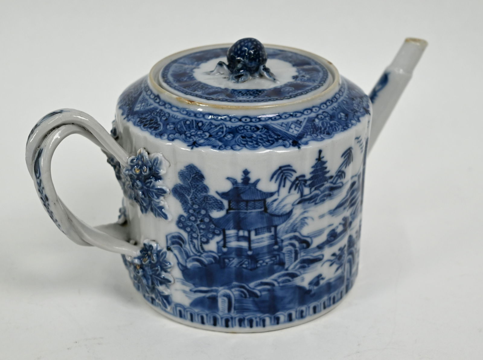 An 18th century Chinese blue and white pagoda landscape (1 of 4)