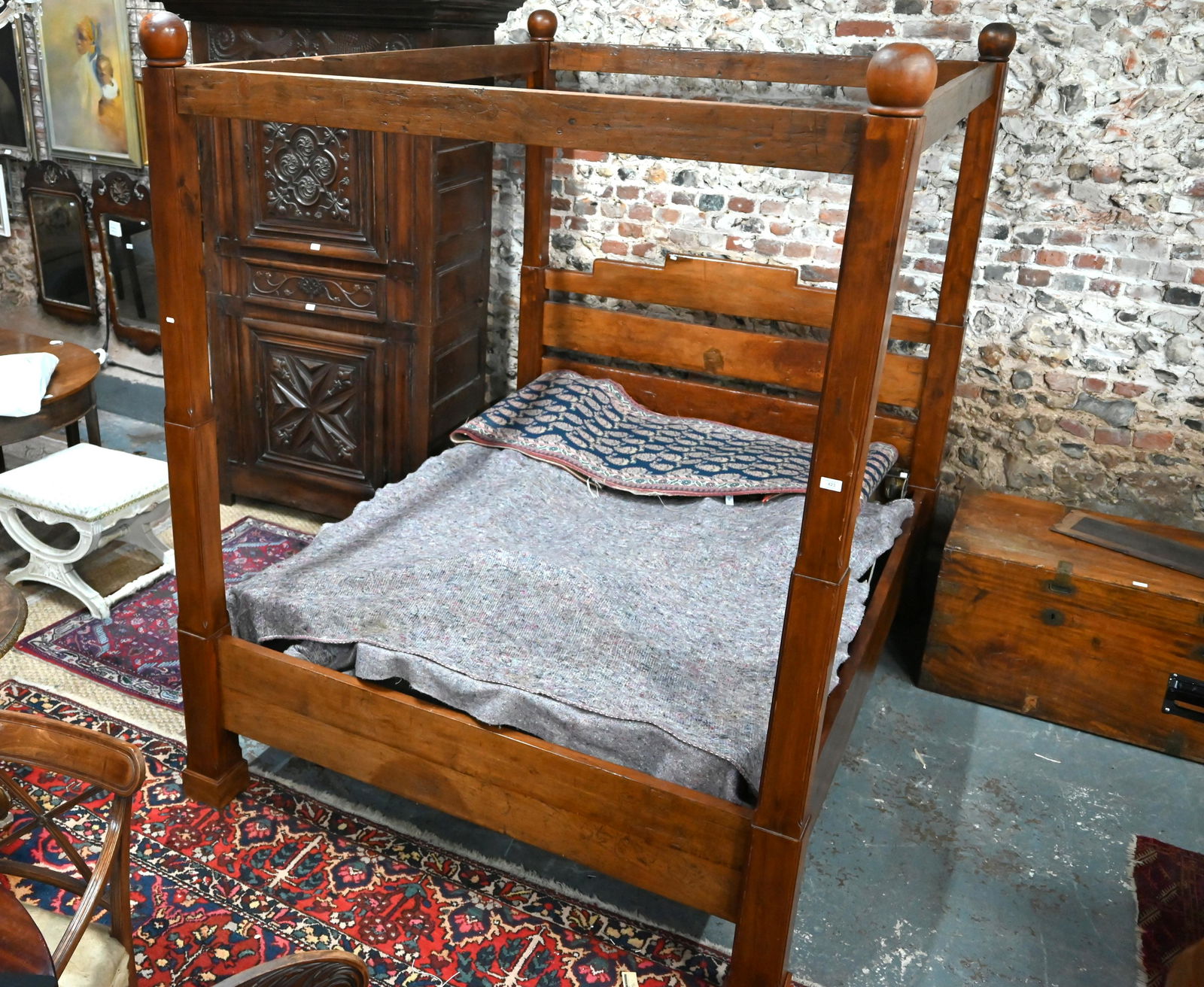 Lombok - a colonial style dark teak four poster bed: Lombok - a colonial style dark teak four poster bed frame/base, kingsize, 218 cm l x 170 cm w x 210 cm h o/all