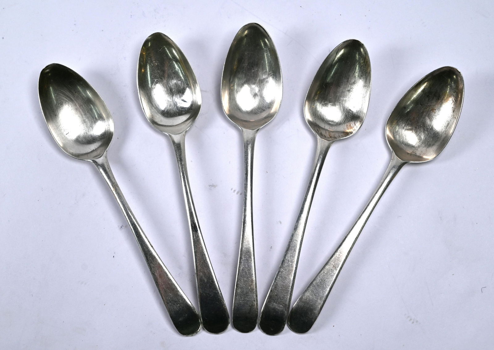 Hester Bateman silver dessert spoons: Five OEP silver dessert spoons, Hester Bateman, London 1788, 4.9oz (153g)