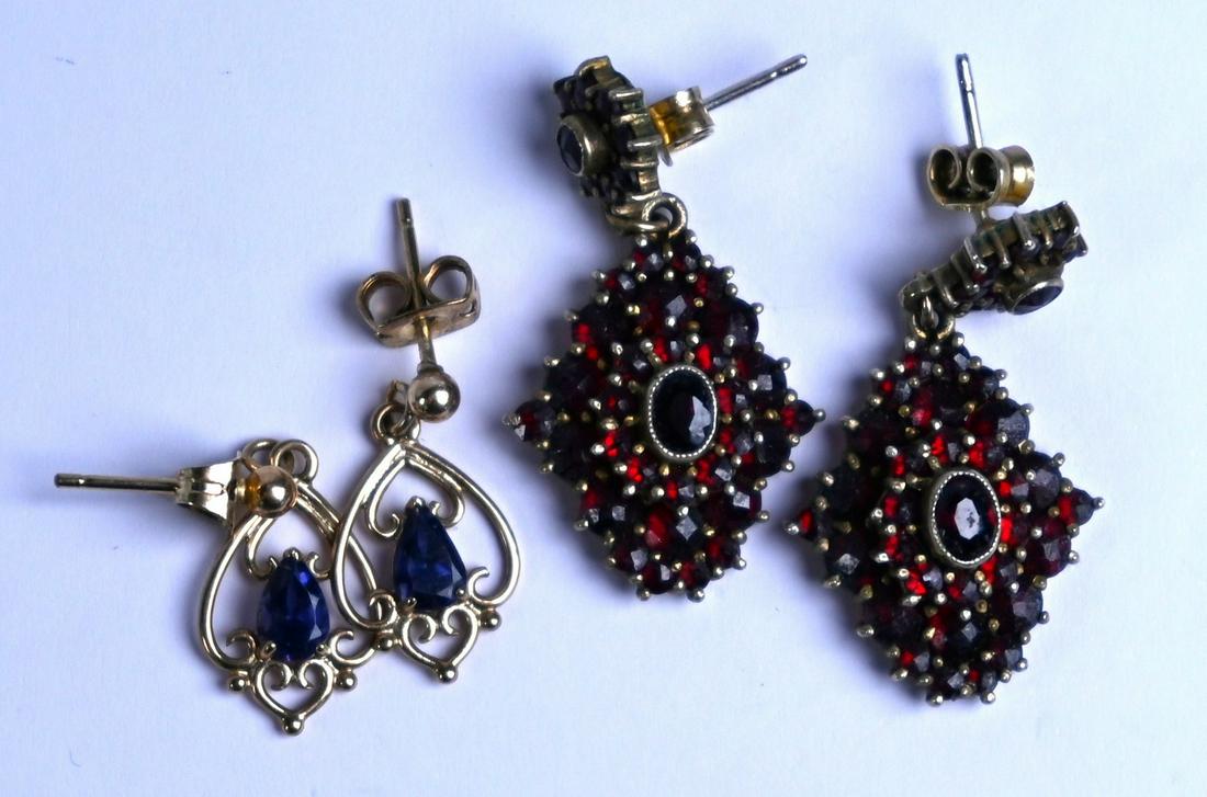 Two pairs of drop earrings (1 of 4)