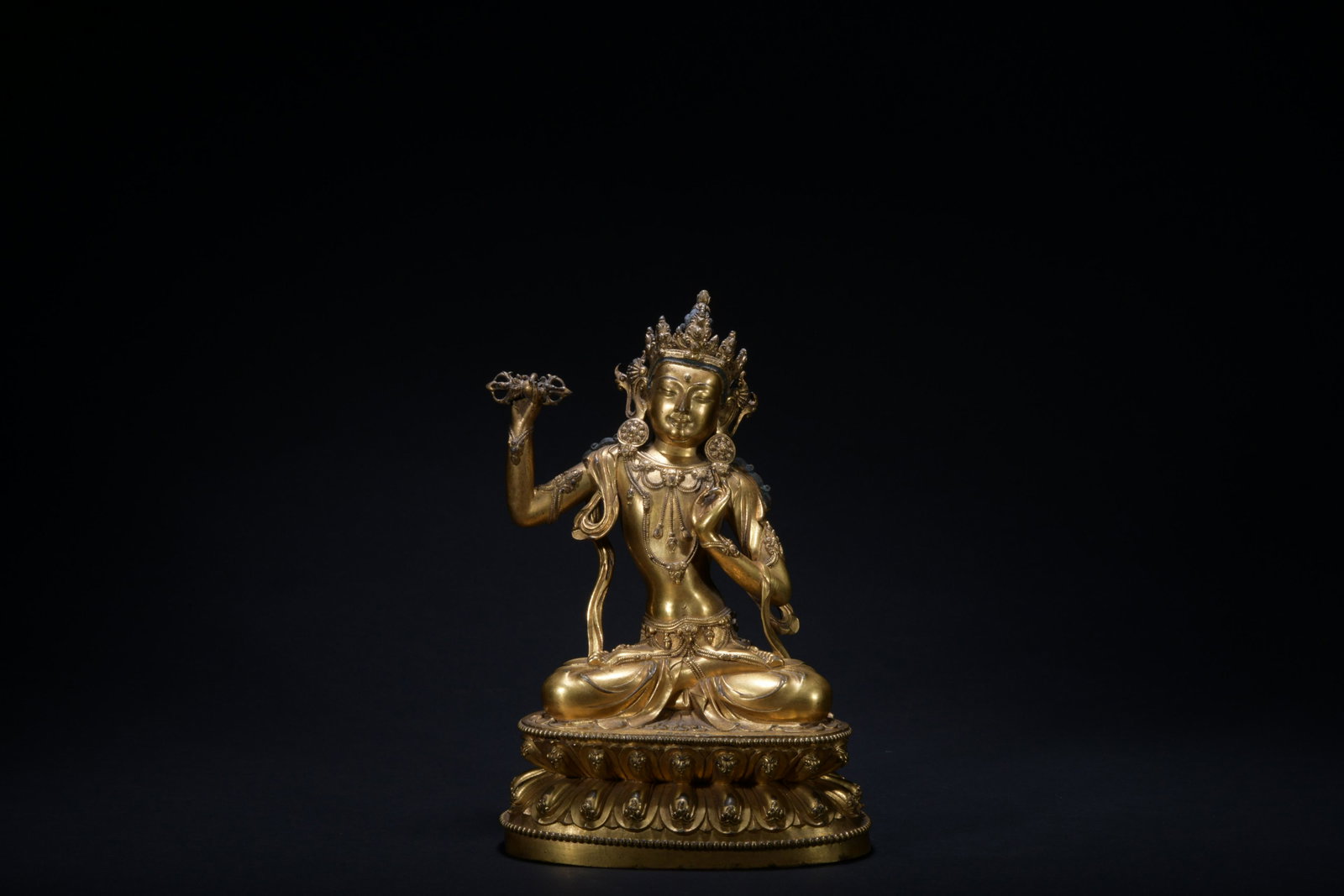 Ming dynasty Yongle period gilt bronze statue of: Height9.4in,length6.1in,width4.3in,