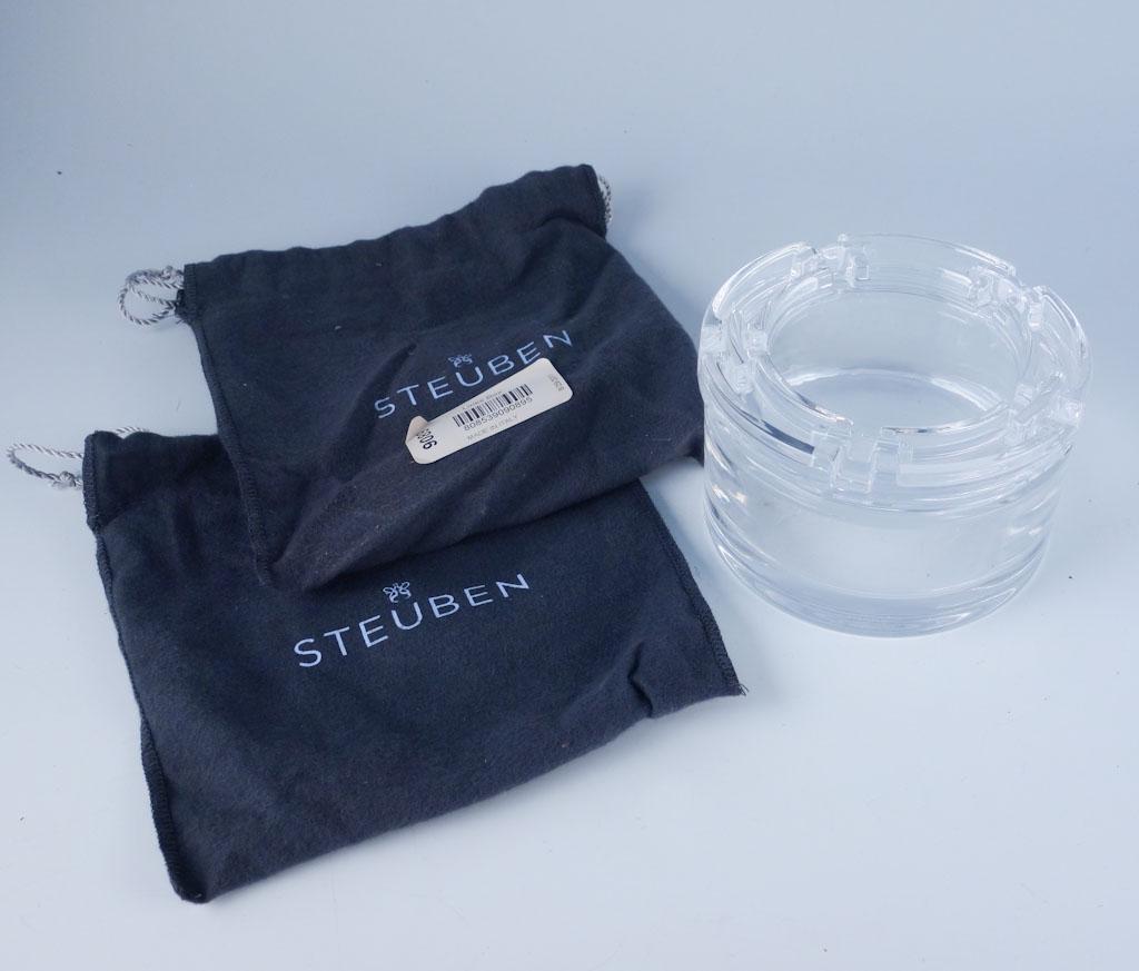 Steuben Crystal Links Box Form 9089: Steuben Crystal Links Box 4 1/2" diameter Form 9089 4 1/2in