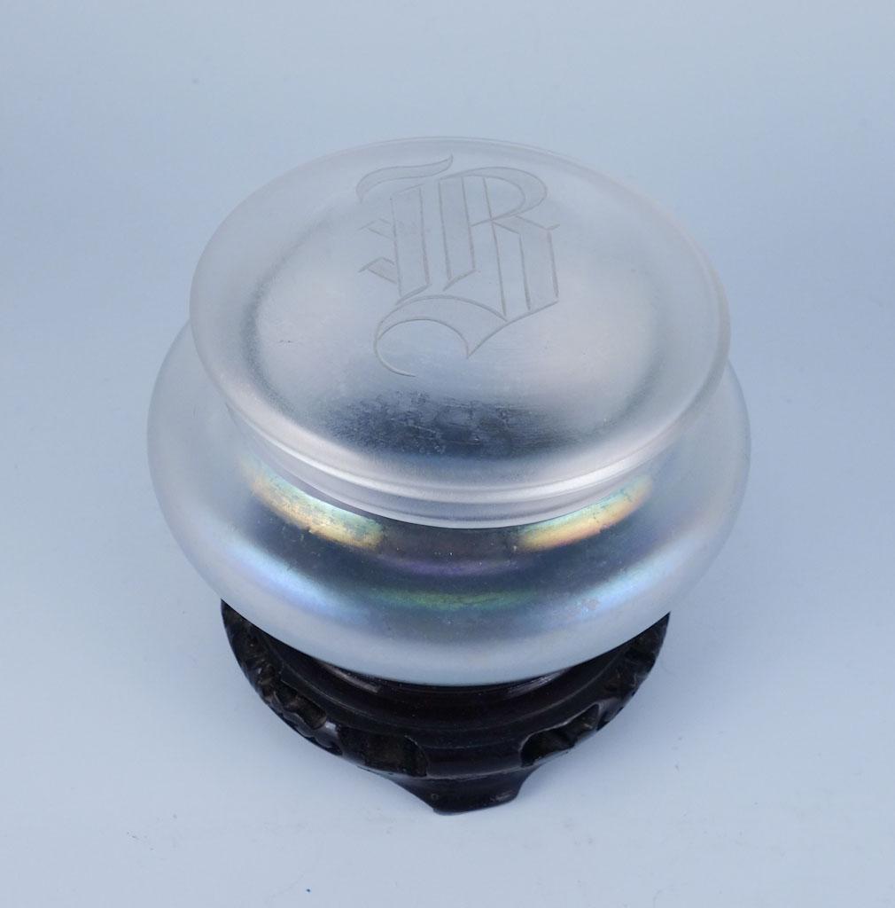 Steuben Verre De Soie Powder Puff Jar: Steuben Verre De Soie Powder Puff Jar 4in