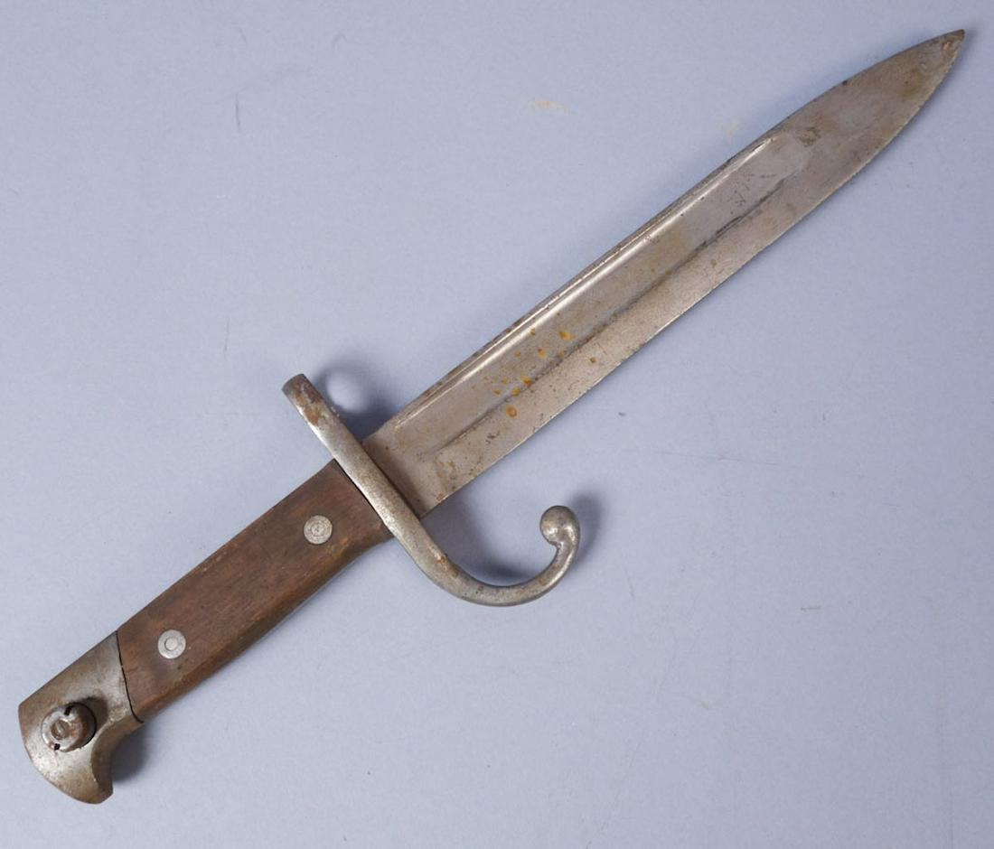 WW1 K.S.M. Bayonet: WW1 bayonet, "K.S.M" stamped on handle. total 12 7/8" blade 8 1/4"