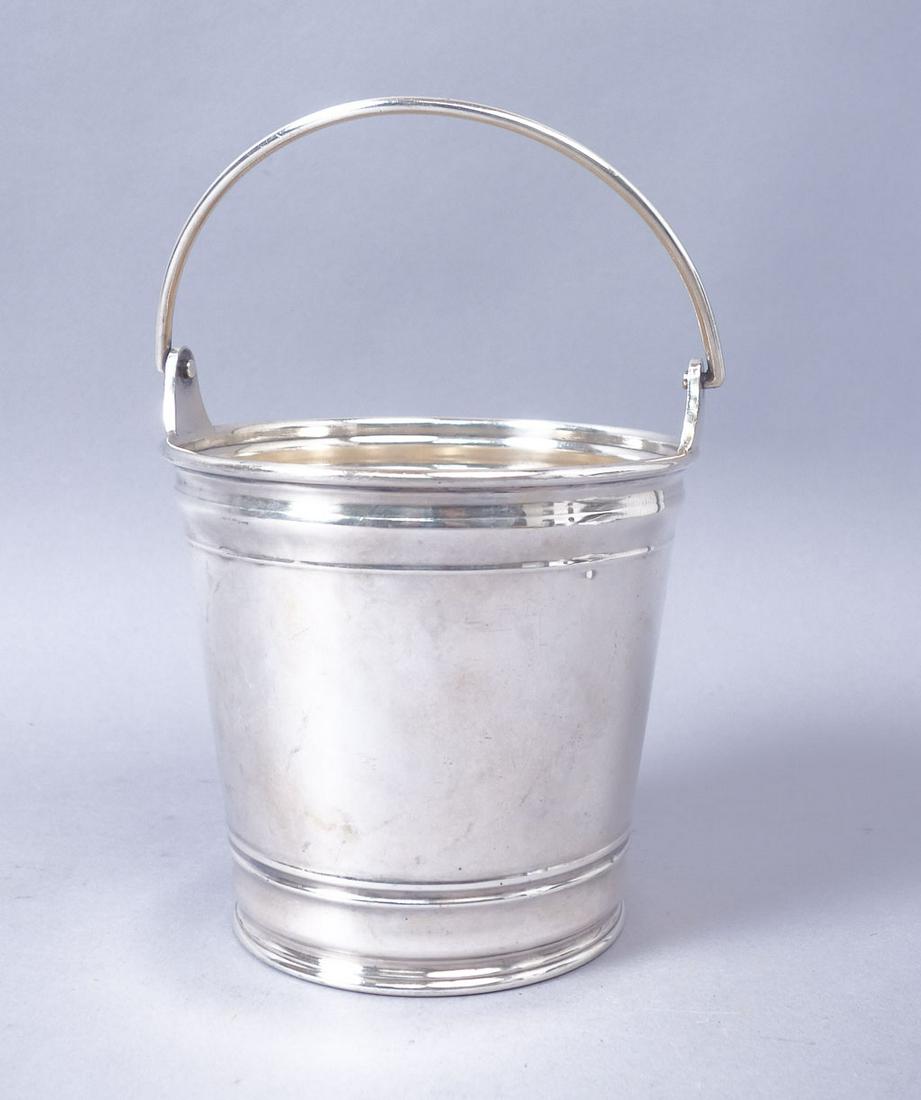 Mappin Webb England Antique e20c Silver Ice Bucket: A Mappin Webb of England antique early 20th century silver ice bucket. 21.37ozt 6" x 6 1/4" x 5 1/2"