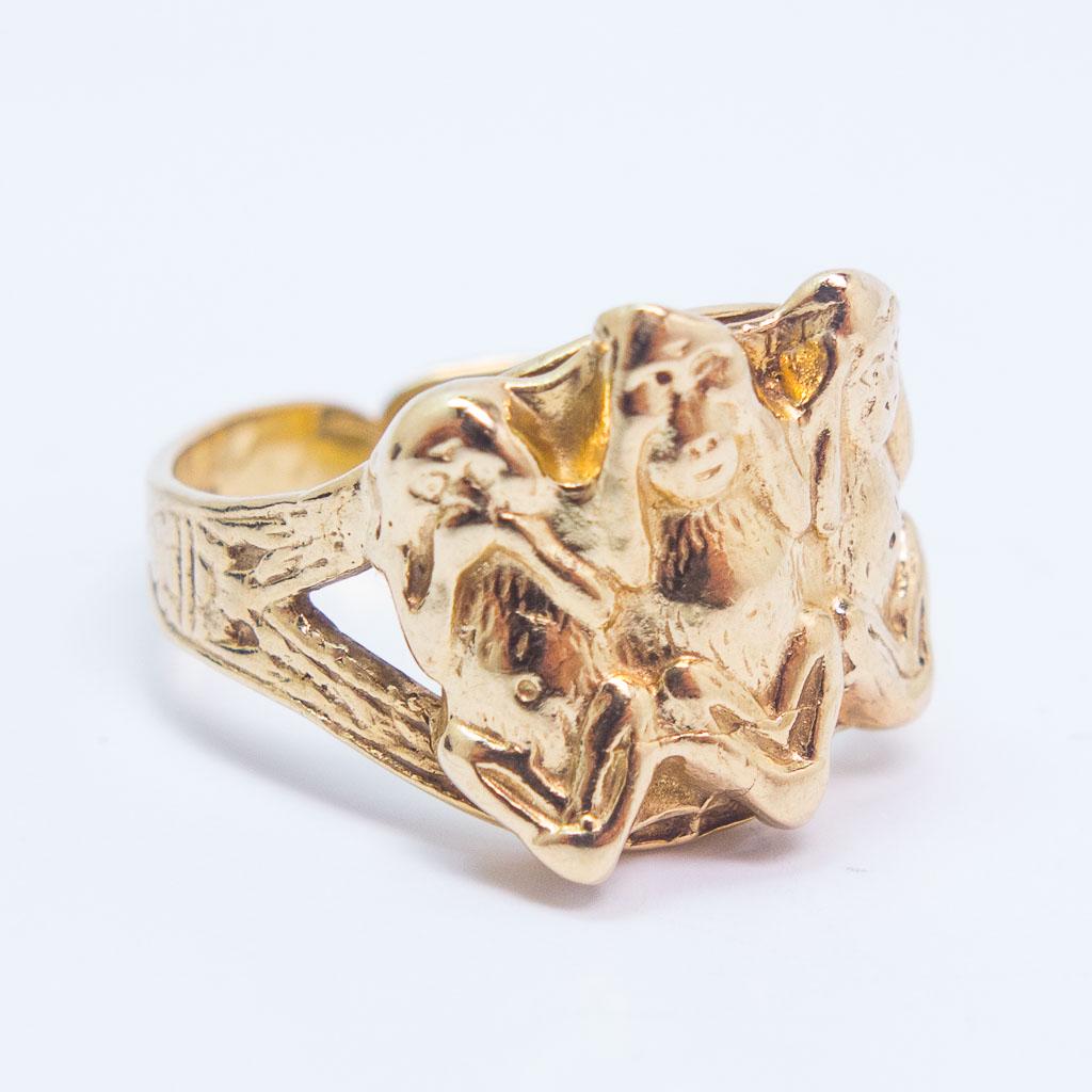 14K Gold Three Wise Monkeys No Evil Ring: This is a fun adjustable ring rendered in 14K yellow gold. It features the Three Wise Monkeys representing the proverbial principle "see no evil, hear no evil, speak no evil". The ring face is 13.3 x 