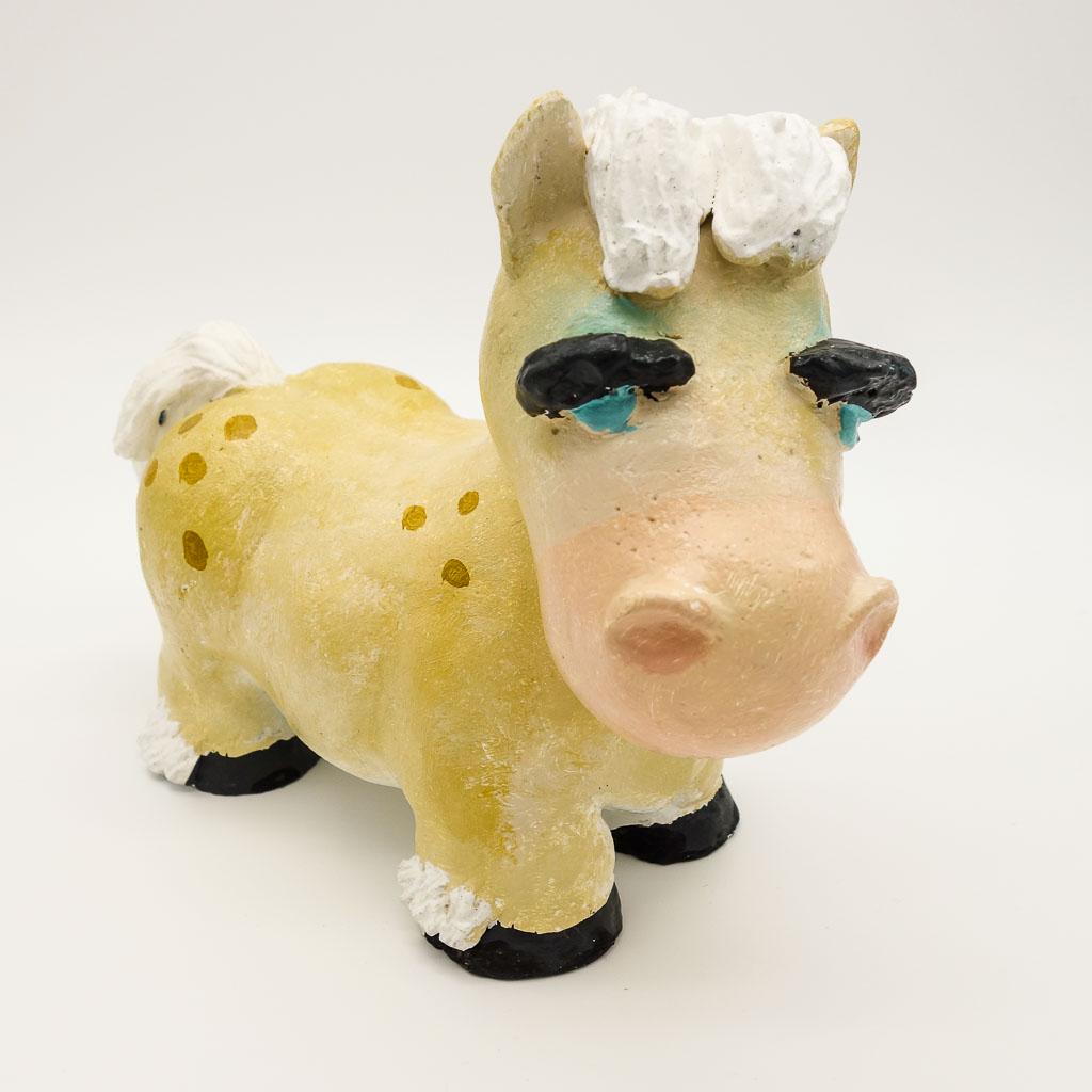 Arto Monaco Storytown USA Great Escape Horse Figurine: This is a charming signed ceramic horse figurine from New York artist and visionary Arto Monaco (d.2003). Monaco began his career as a set designer for MGM, Paramount, Warner Brothers, and Disney Stud