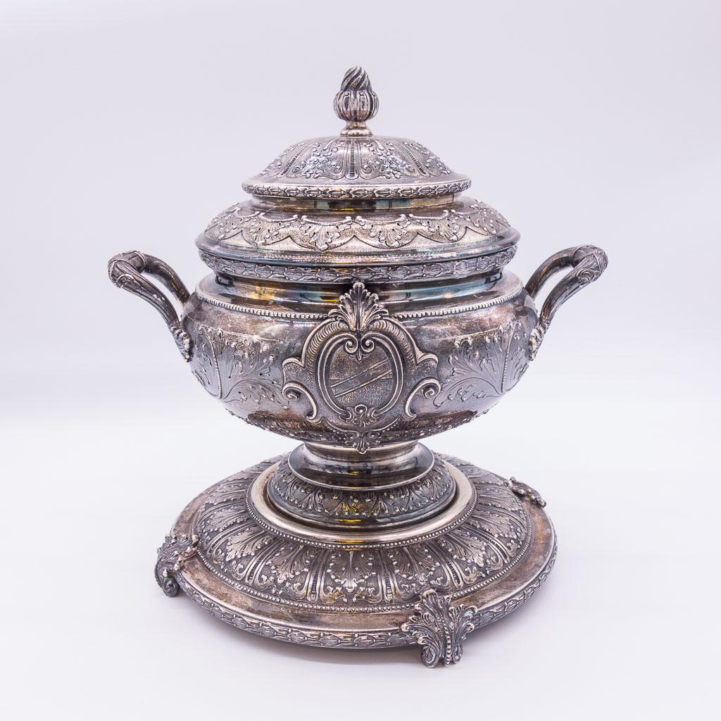 Ornate Antique Italian 800 Silver Tureen on Stand: This is a beautiful antique Italian lidded soup tureen on stand that is rendered in 800 silver. It measures 13 3/4" tall, 14" wide.