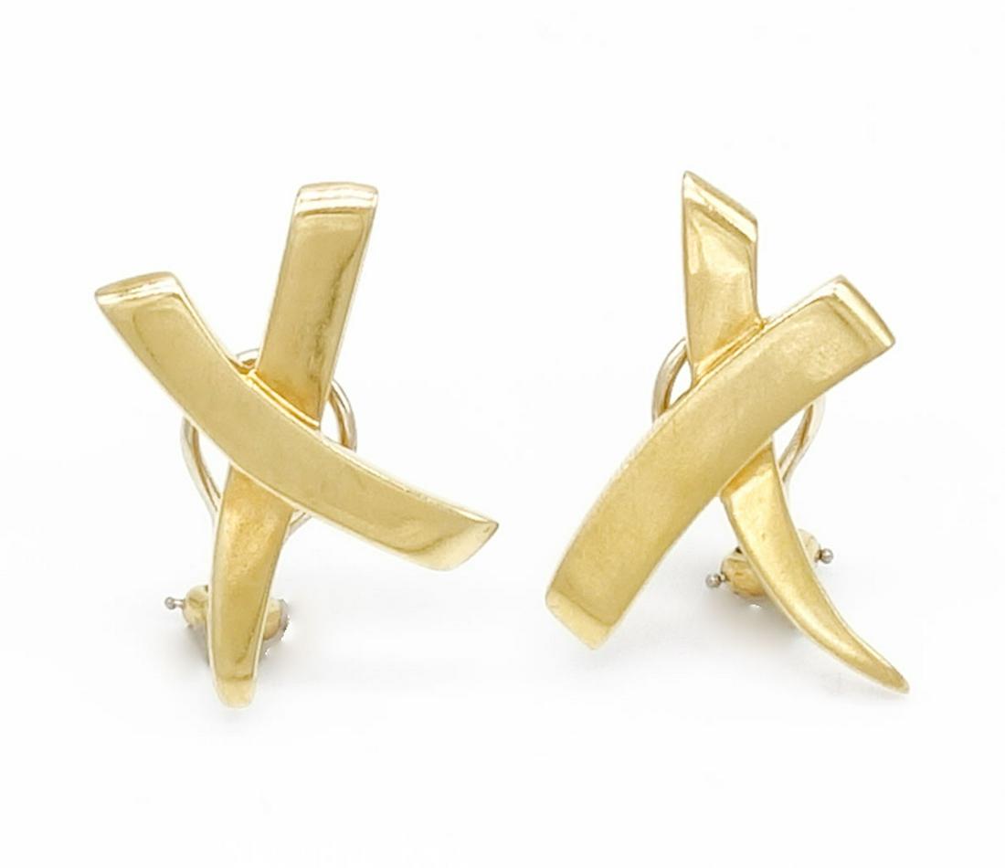 Pair 18K Tiffany Paloma Picasso Kisses Earrings: This is a pair of earrings from designer Paloma Picasso for Tiffany & Co. circa 1983. Paloma (b.1949) is a French and Spanish fashion designer best known for her jewelry designs for Tiffany & Co. and 