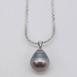 14K White Gold Tahitian Black Pearl Pendant Necklace: This is a 14K white gold necklace with a Tahitian black pearl drop pendant. The chain is 15" long. The pendant is 7/8" long. The pearl is 12.8 x 12mm max. The total weight is 5.7g. 