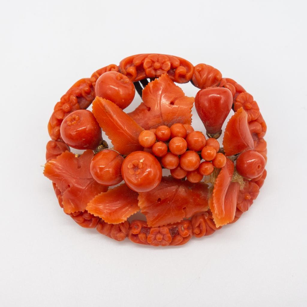 Victorian 14K Gold Lg Carved Coral Fruit Basket Pendant (1 of 2)