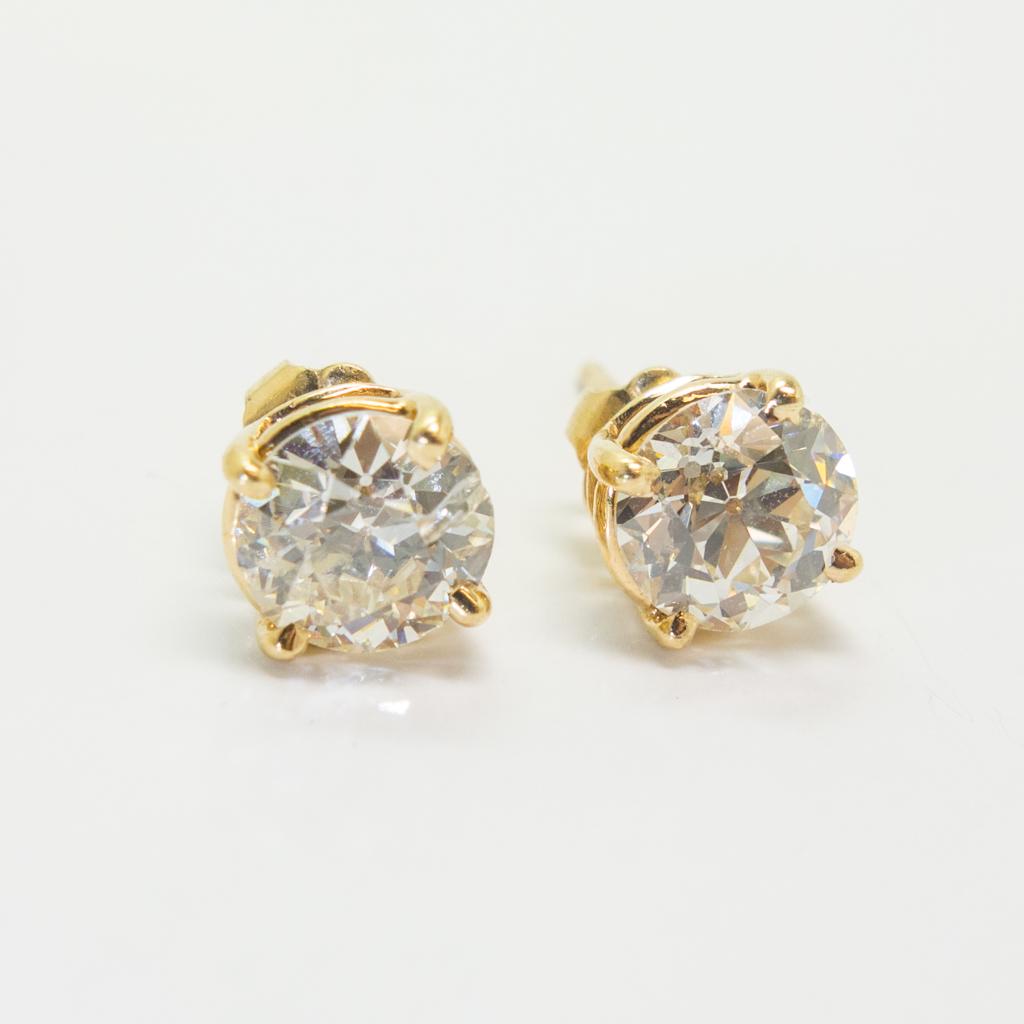 Round Diamond Stud Earrings 2TWT in Gold Baskets (1 of 3)