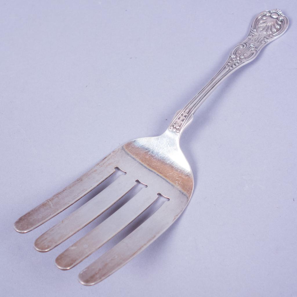 19c Bailey Banks Biddle Sterling Silver Asparagus Fork (1 of 4)
