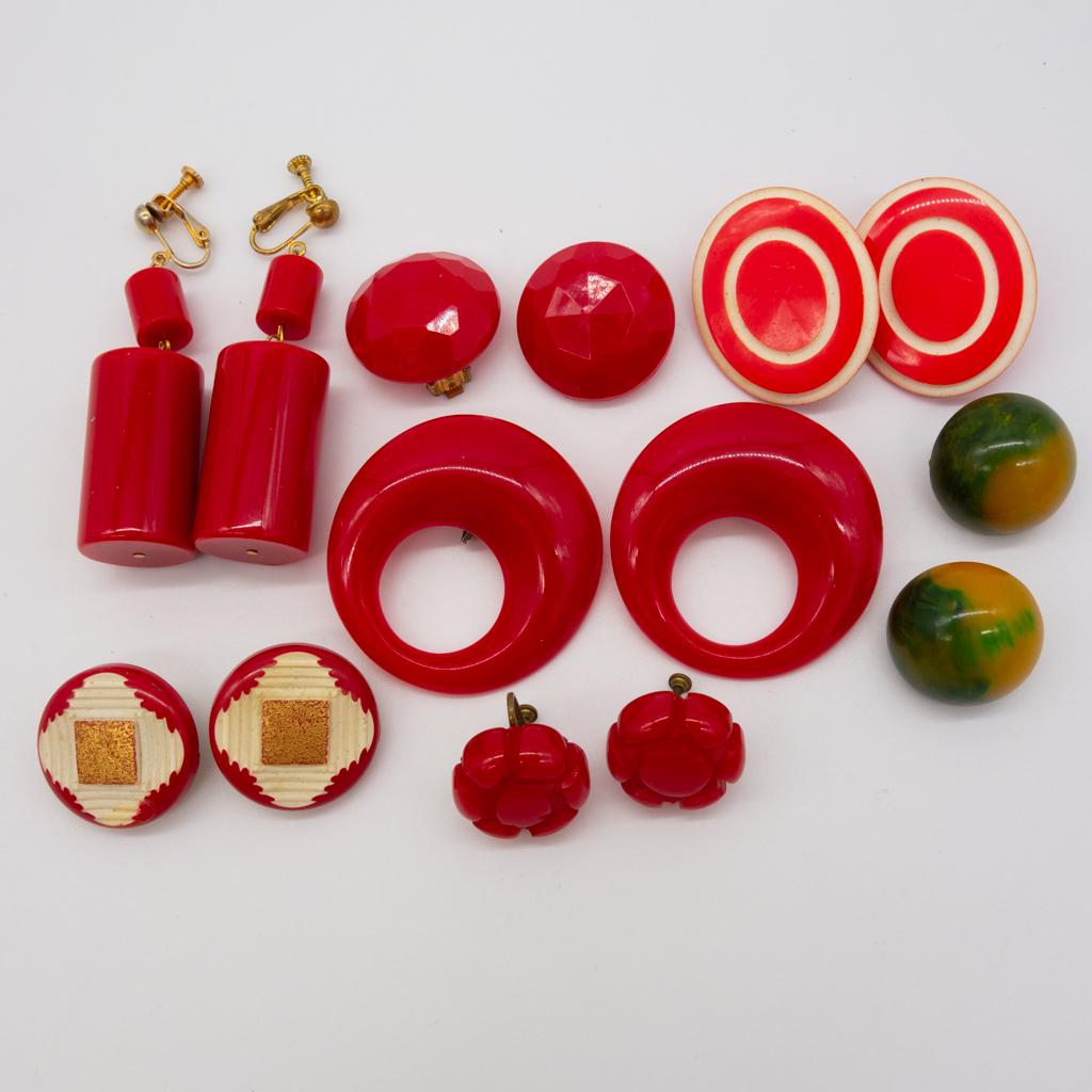 8 Vintage Pairs Mid Century Plastic & Bakelite Earrings (1 of 2)