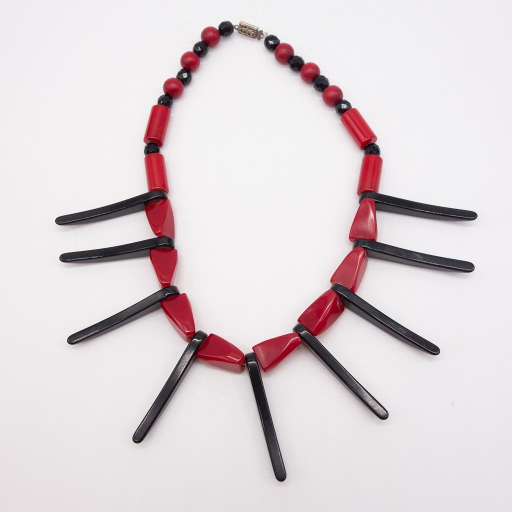 Vintage Tribal Motif Red and Black Bakelite Necklace (1 of 2)