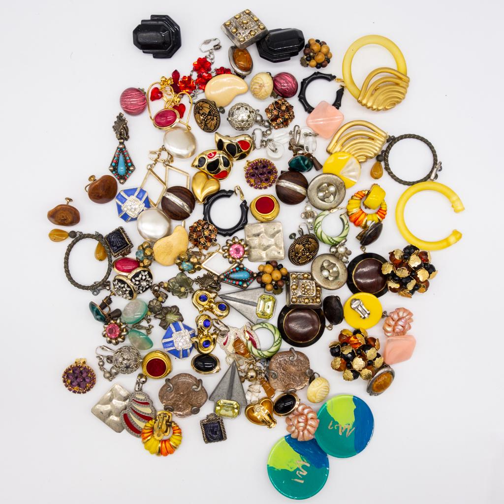 Vintage Lot 50 Pairs Earrings w Bakelite Trifari Lisner (1 of 2)