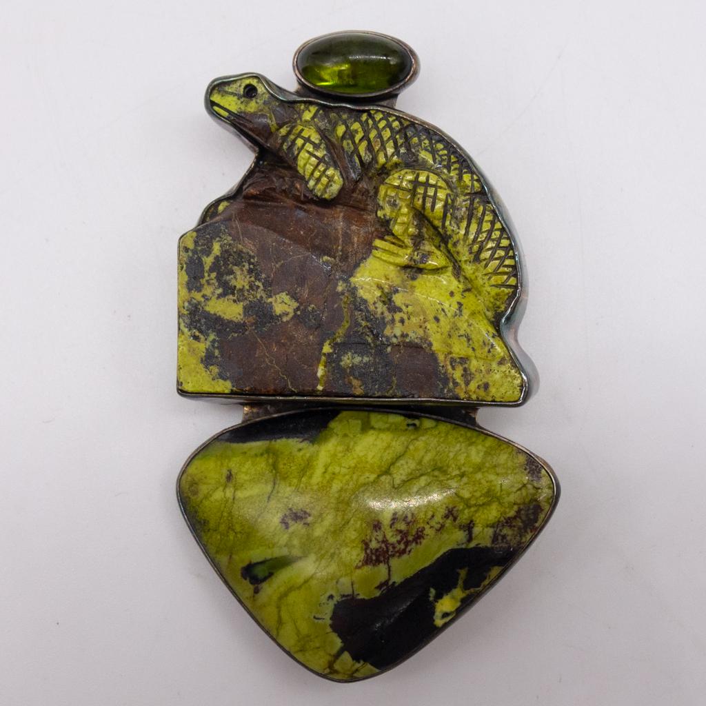Amy Kahn Russell 925 Silver Green Carved Lizard Brooch (1 of 3)