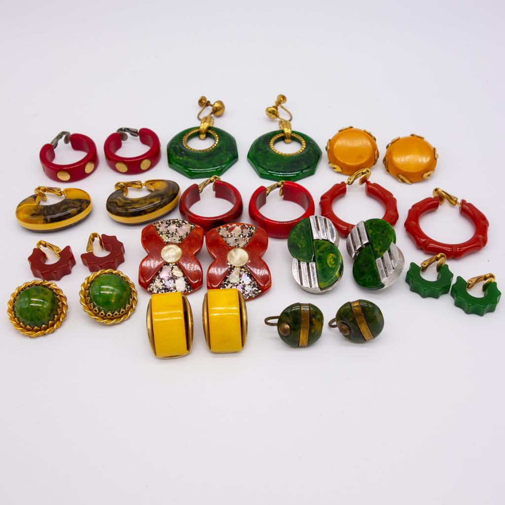 Vintage Lot Bakelite Pairs Earrings incl Metal Accents (1 of 1)