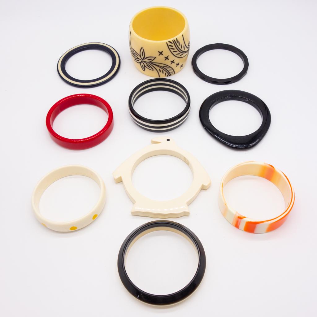 Vintage Lot 10 Plastic Bracelets incl Penguin, Carved (1 of 1)
